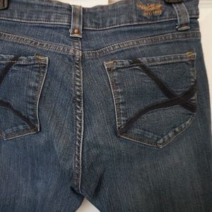 Lee Perfect Fit 27X30 Medium Just below the waist